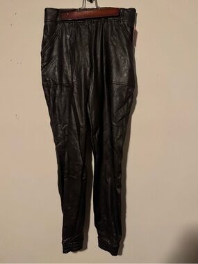 NWT SPANX Women’s Black Leather Like Joggers in Black Noir- Size Medium